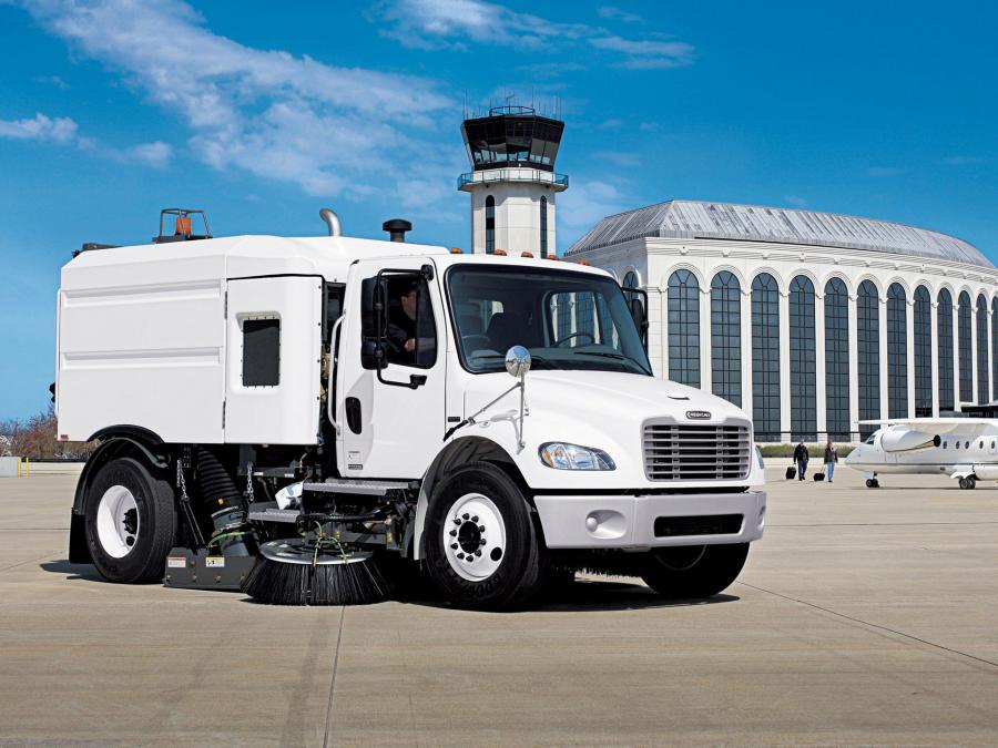  Freightliner Business Class M2 106 Sweeper 2002 года  (фото 1 из 1)